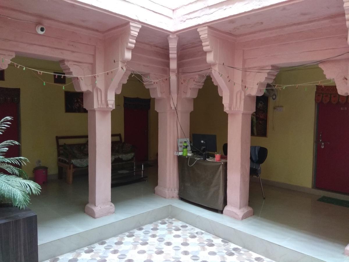 Radha Krishna Home Варанаси Экстерьер фото